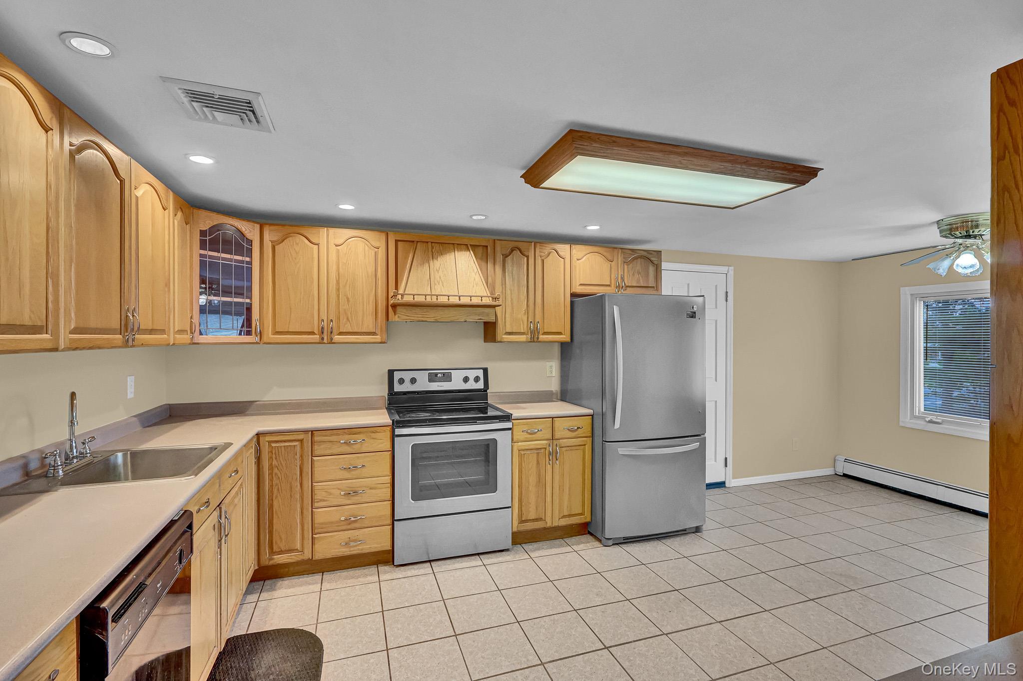 Single Family College Hills Drive Suffolk County, NY 11738, MLS-998151-3