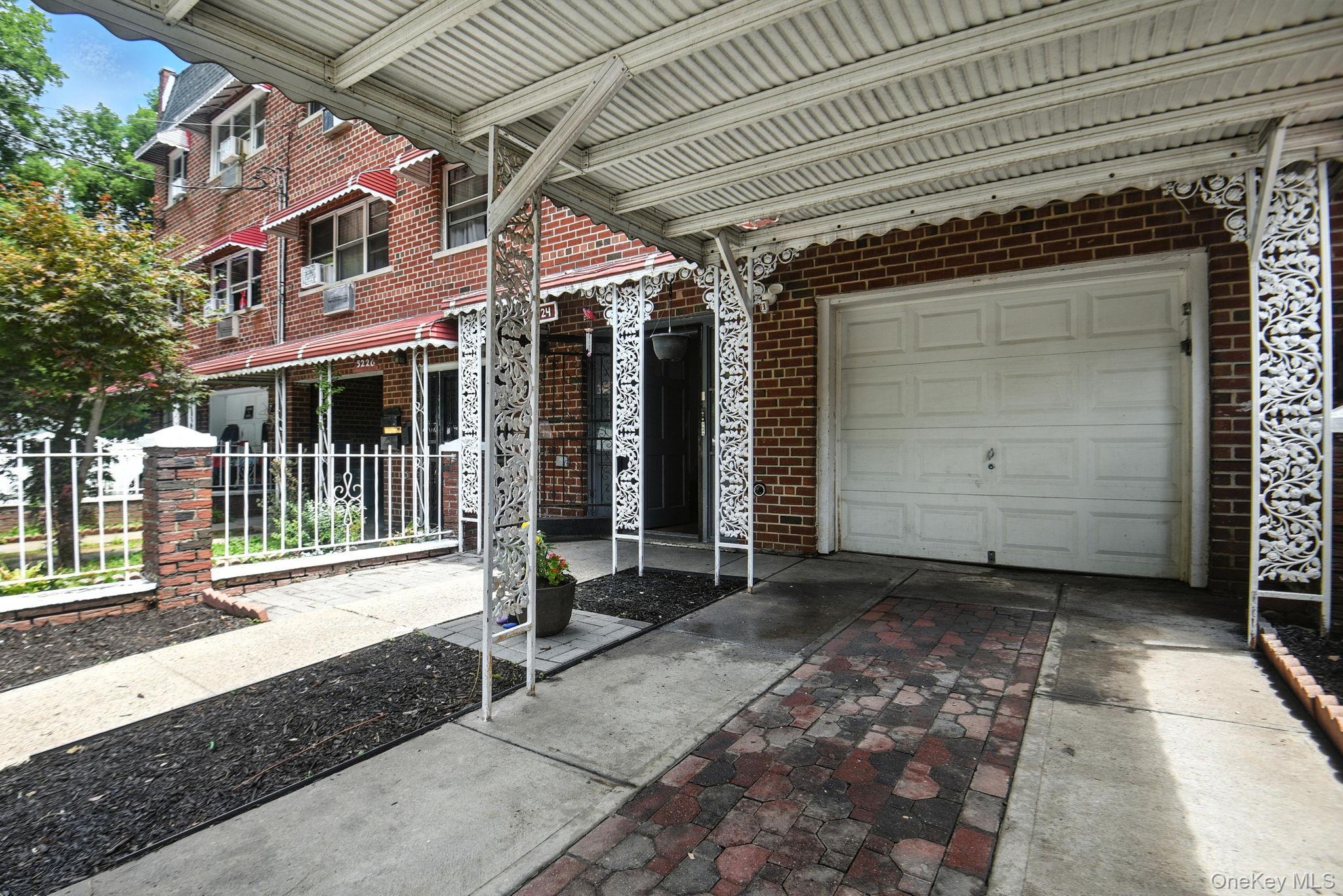 Single Family Gunther  Bronx, NY 10469, MLS-998159-2