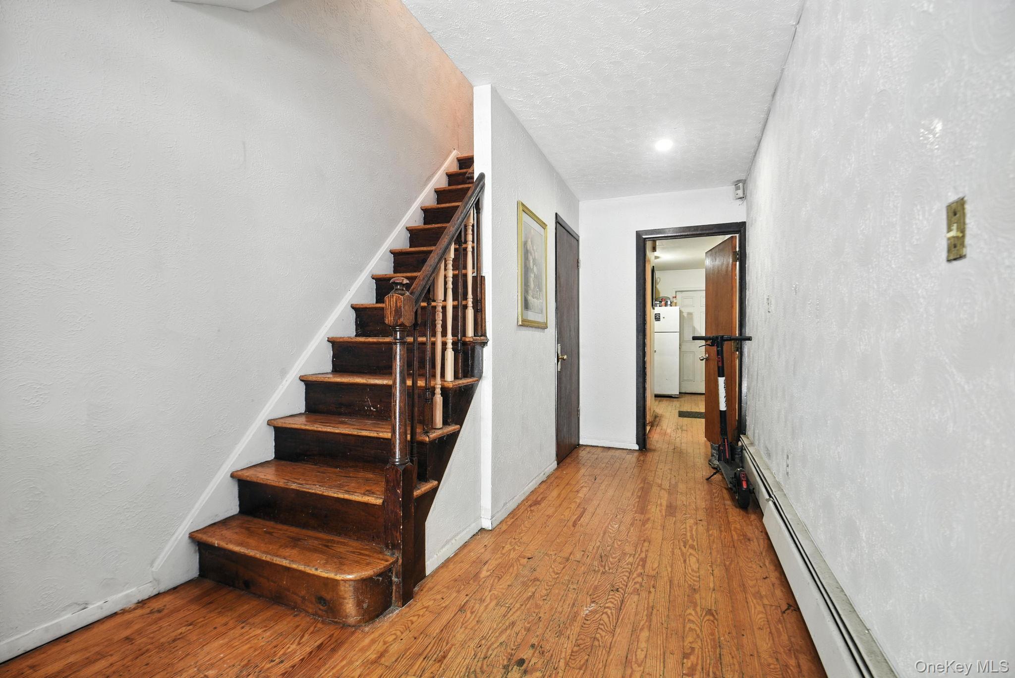 Single Family Gunther  Bronx, NY 10469, MLS-998159-3