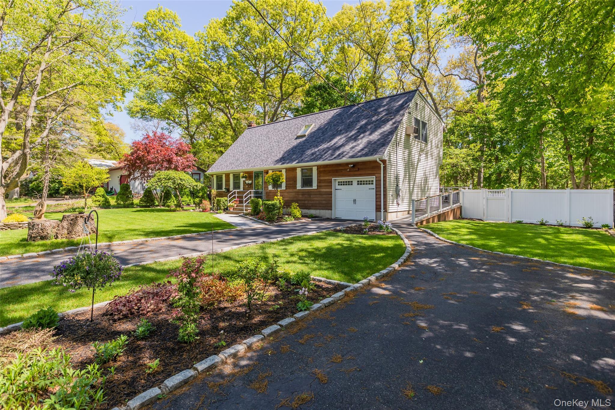 Single Family Loretta Court  Suffolk County, NY 11727, MLS-998168-2