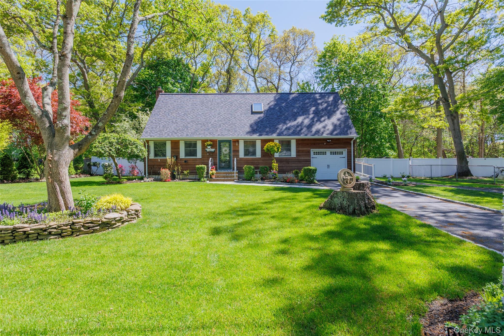 Single Family Loretta Court  Suffolk County, NY 11727, MLS-998168-3