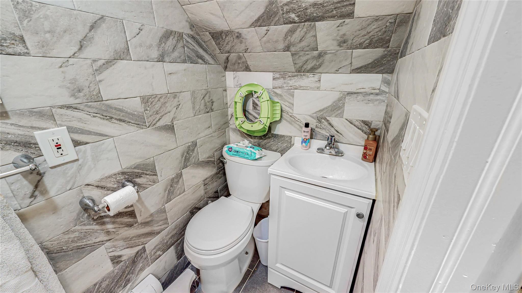 Single Family 78th Street  Queens, NY 11370, MLS-998174-22