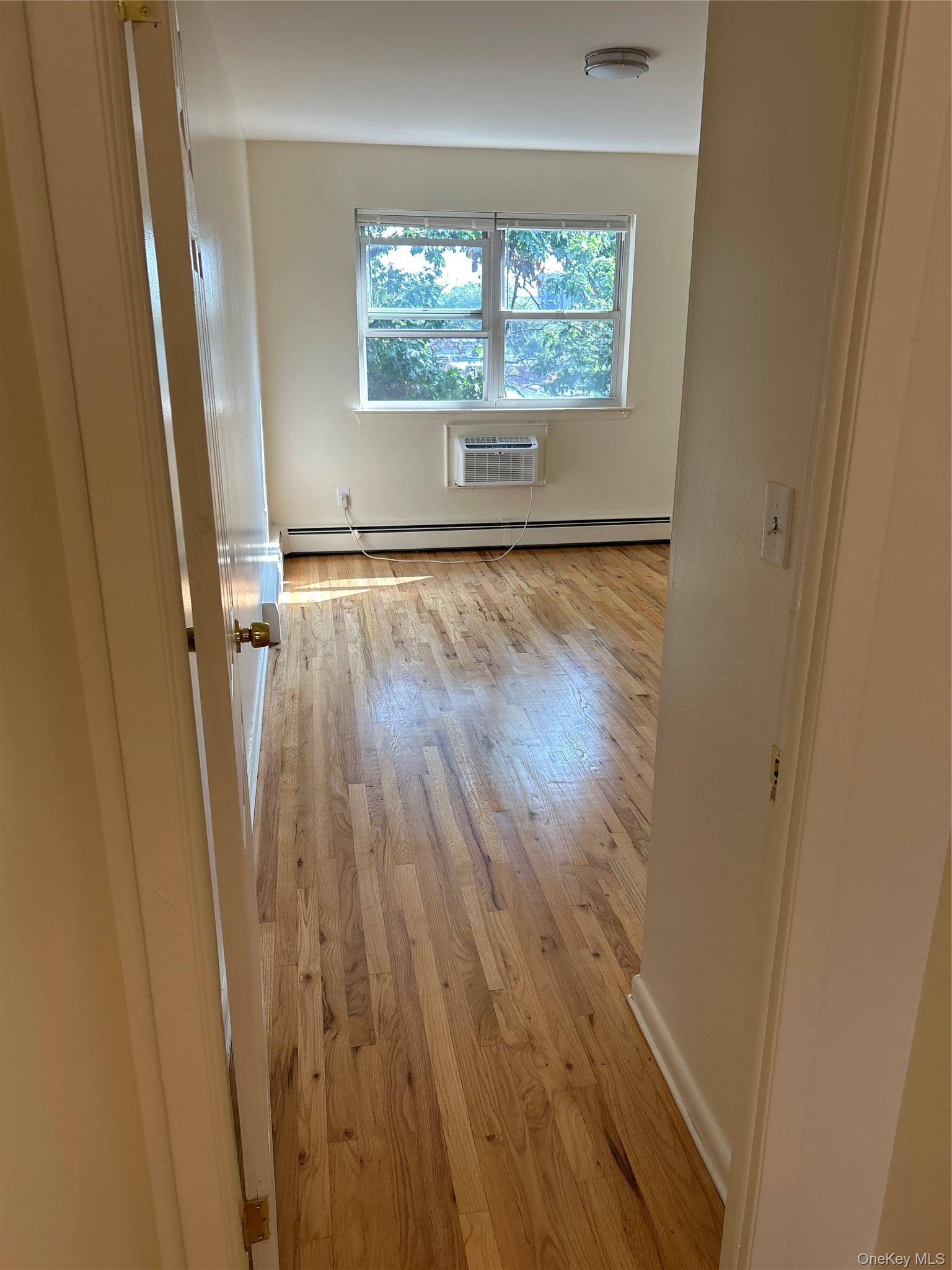 Single Family 211th  Bronx, NY 10469, MLS-998222-10