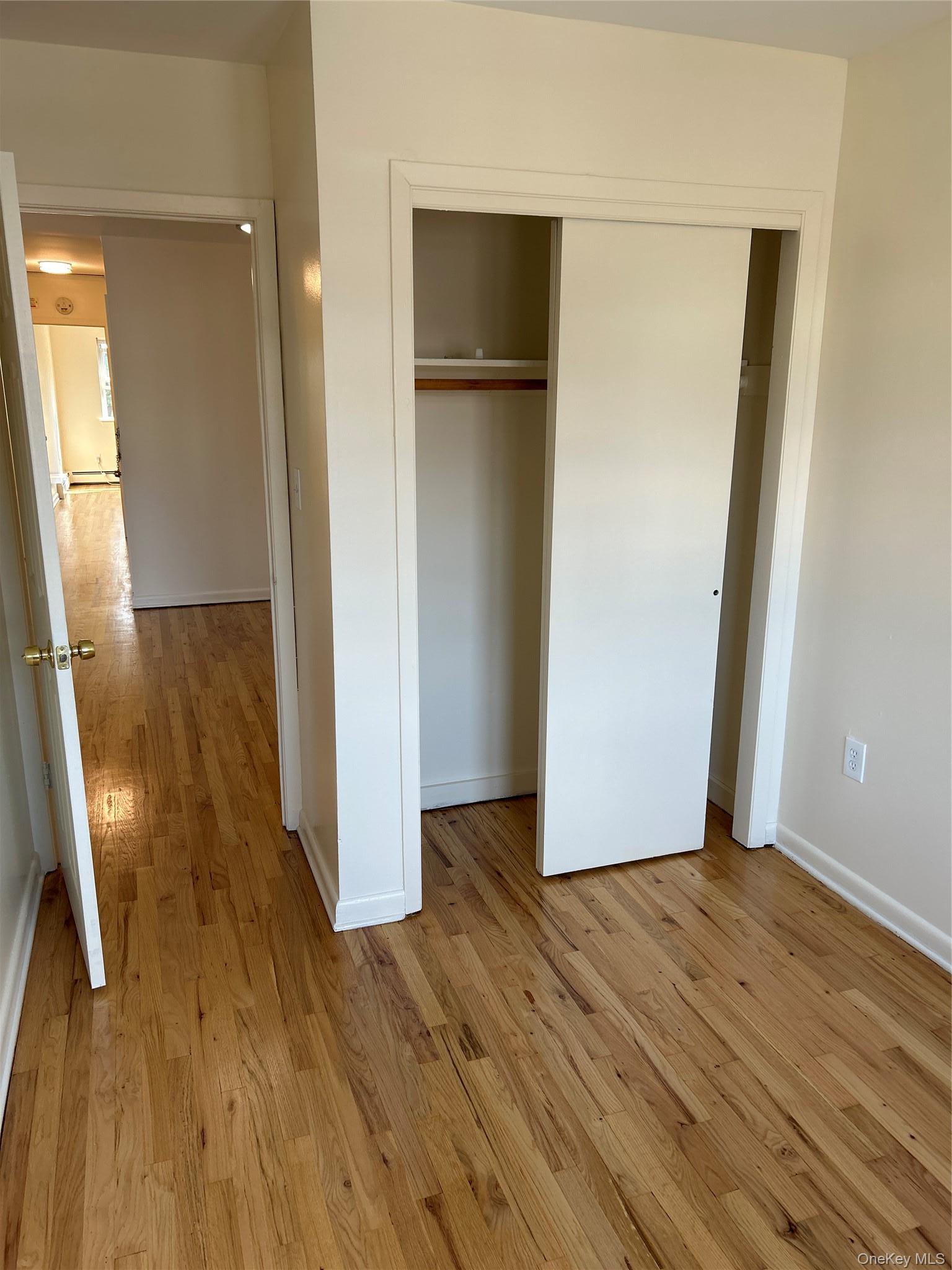 Single Family 211th  Bronx, NY 10469, MLS-998222-12