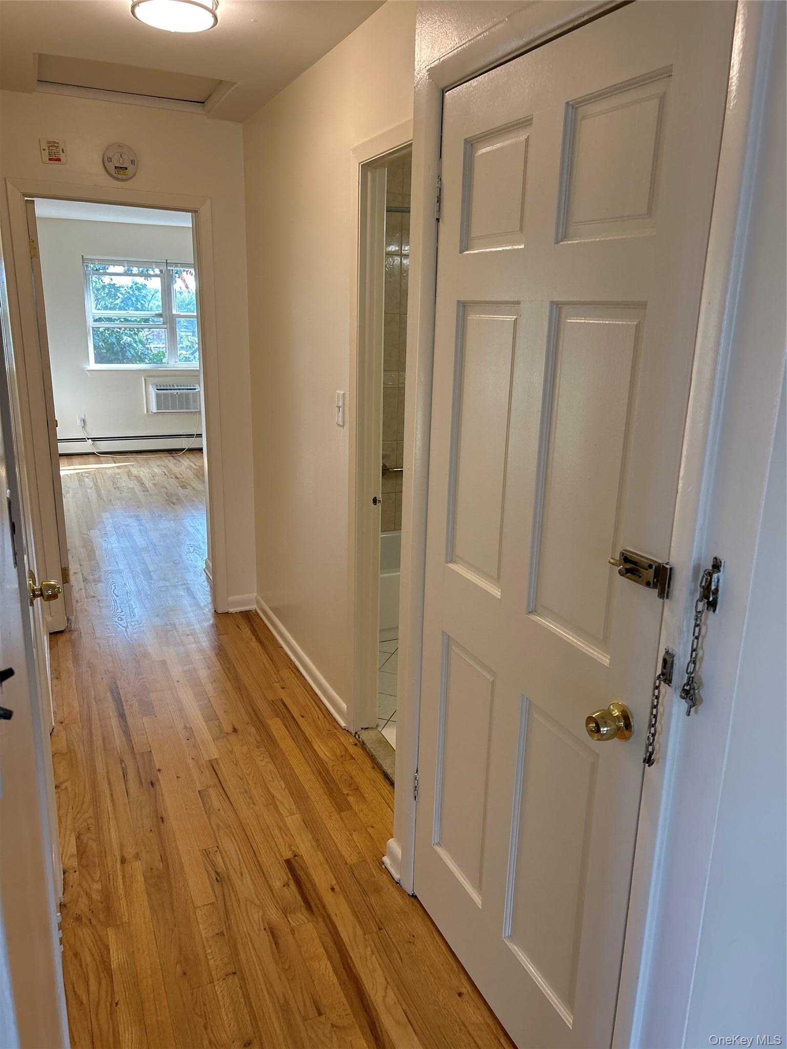 Single Family 211th  Bronx, NY 10469, MLS-998222-17