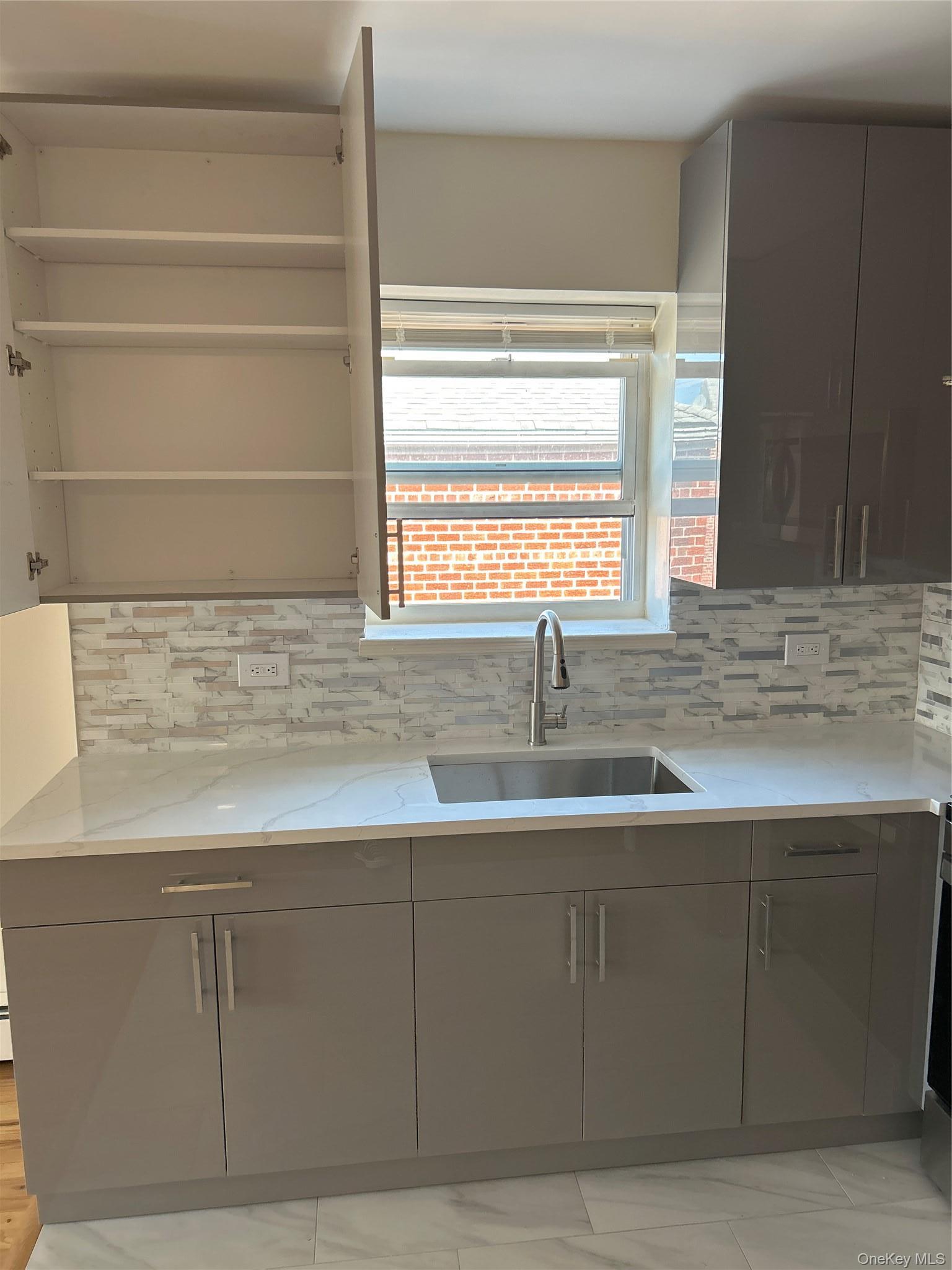 Single Family 211th  Bronx, NY 10469, MLS-998222-21