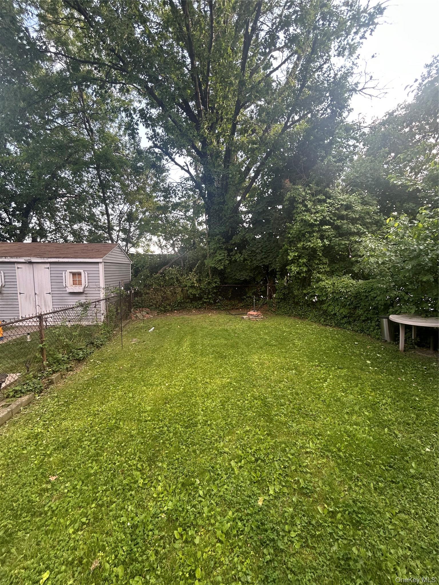 Single Family 211th  Bronx, NY 10469, MLS-998222-5