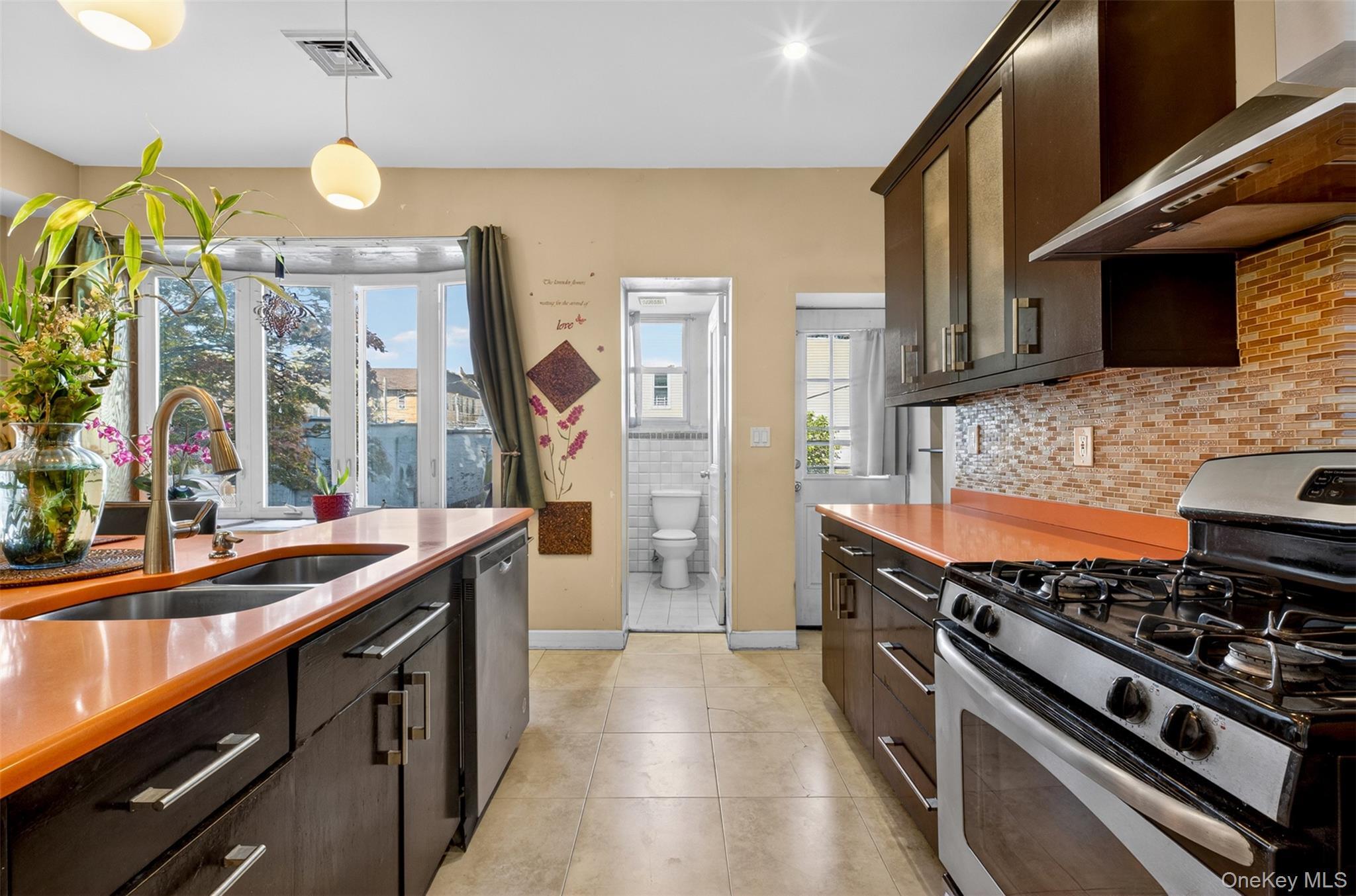 Single Family 87th Queens, NY 11421, MLS-998289-10