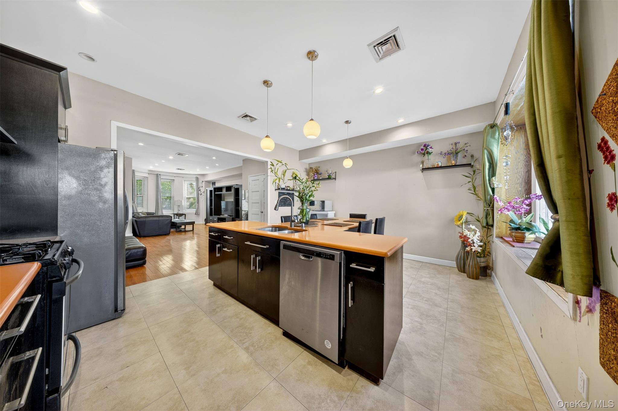 Single Family 87th Queens, NY 11421, MLS-998289-12