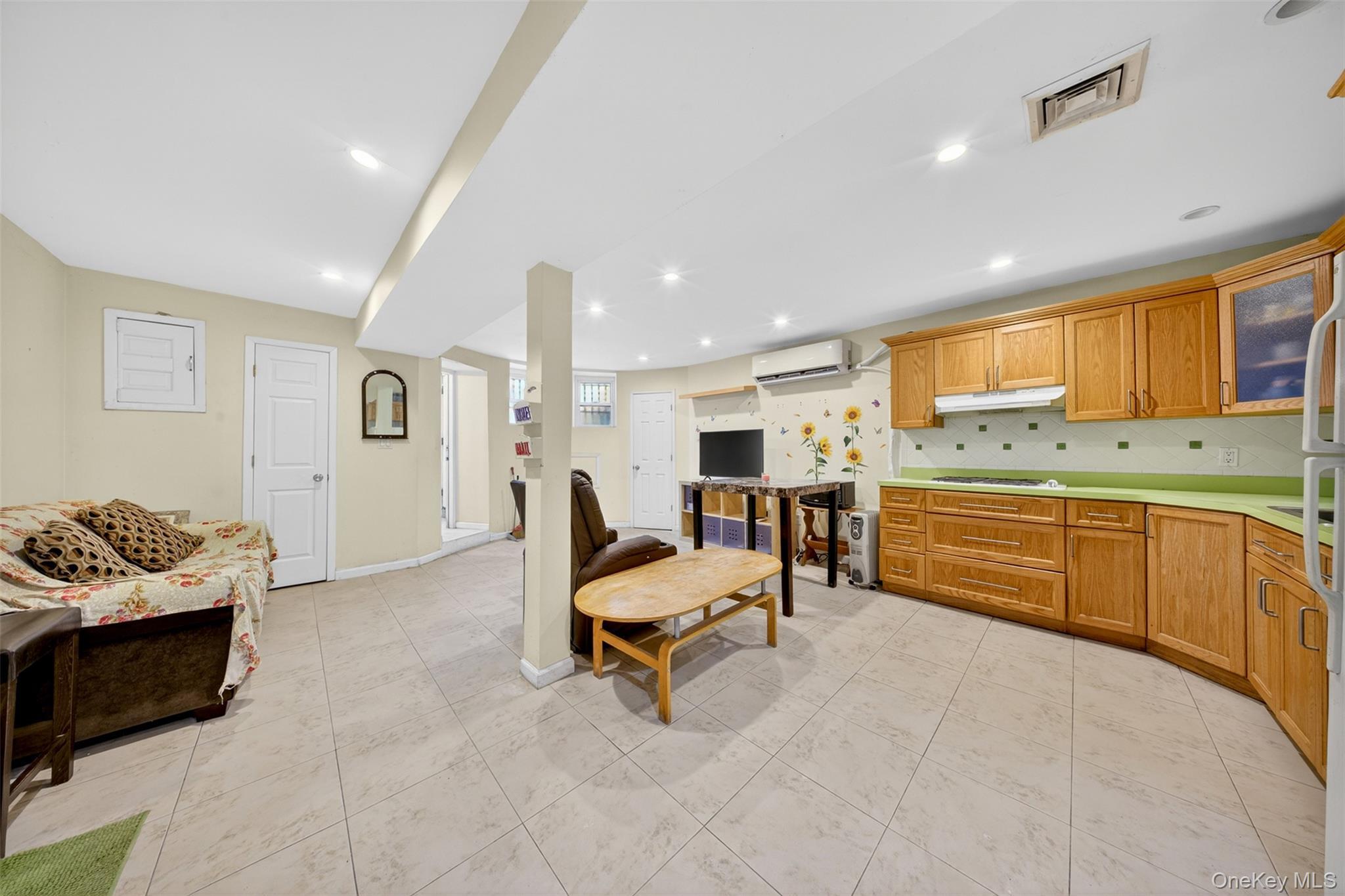 Single Family 87th Queens, NY 11421, MLS-998289-23