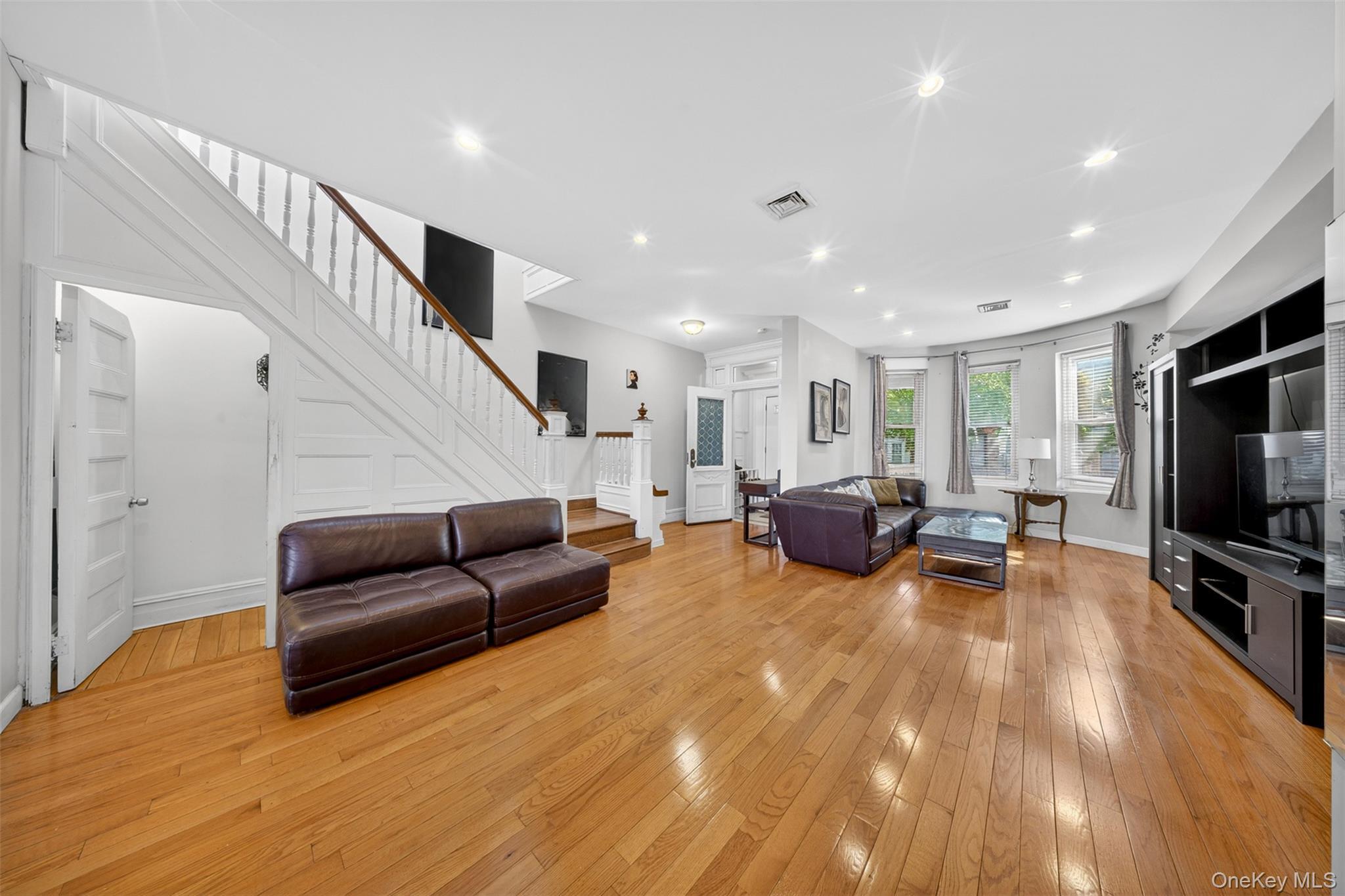Single Family 87th Queens, NY 11421, MLS-998289-5