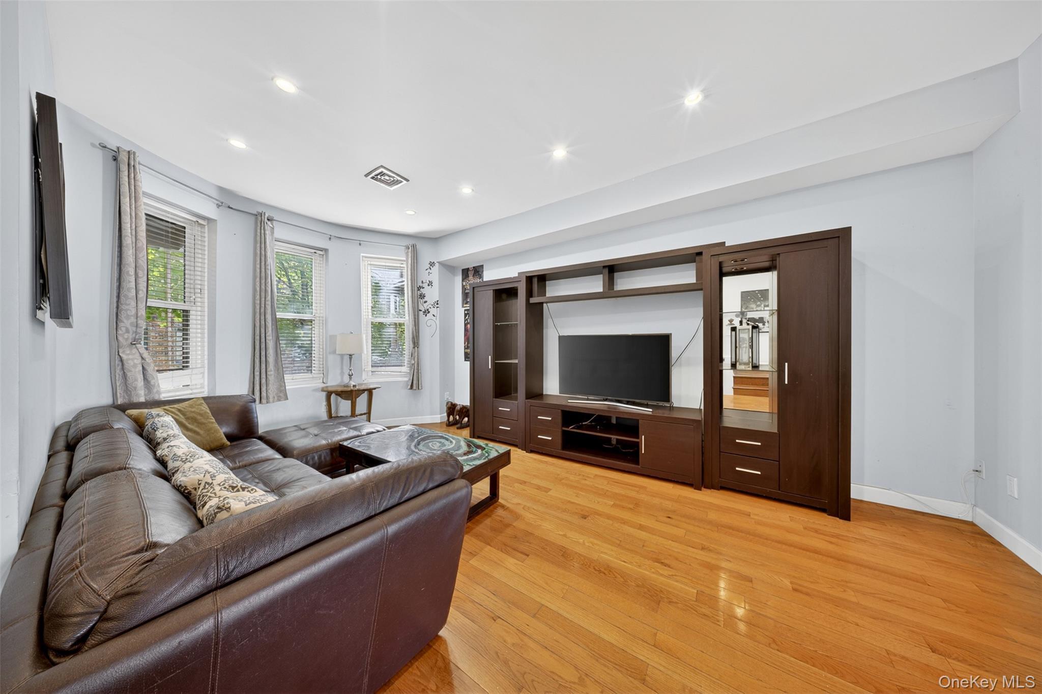 Single Family 87th Queens, NY 11421, MLS-998289-7