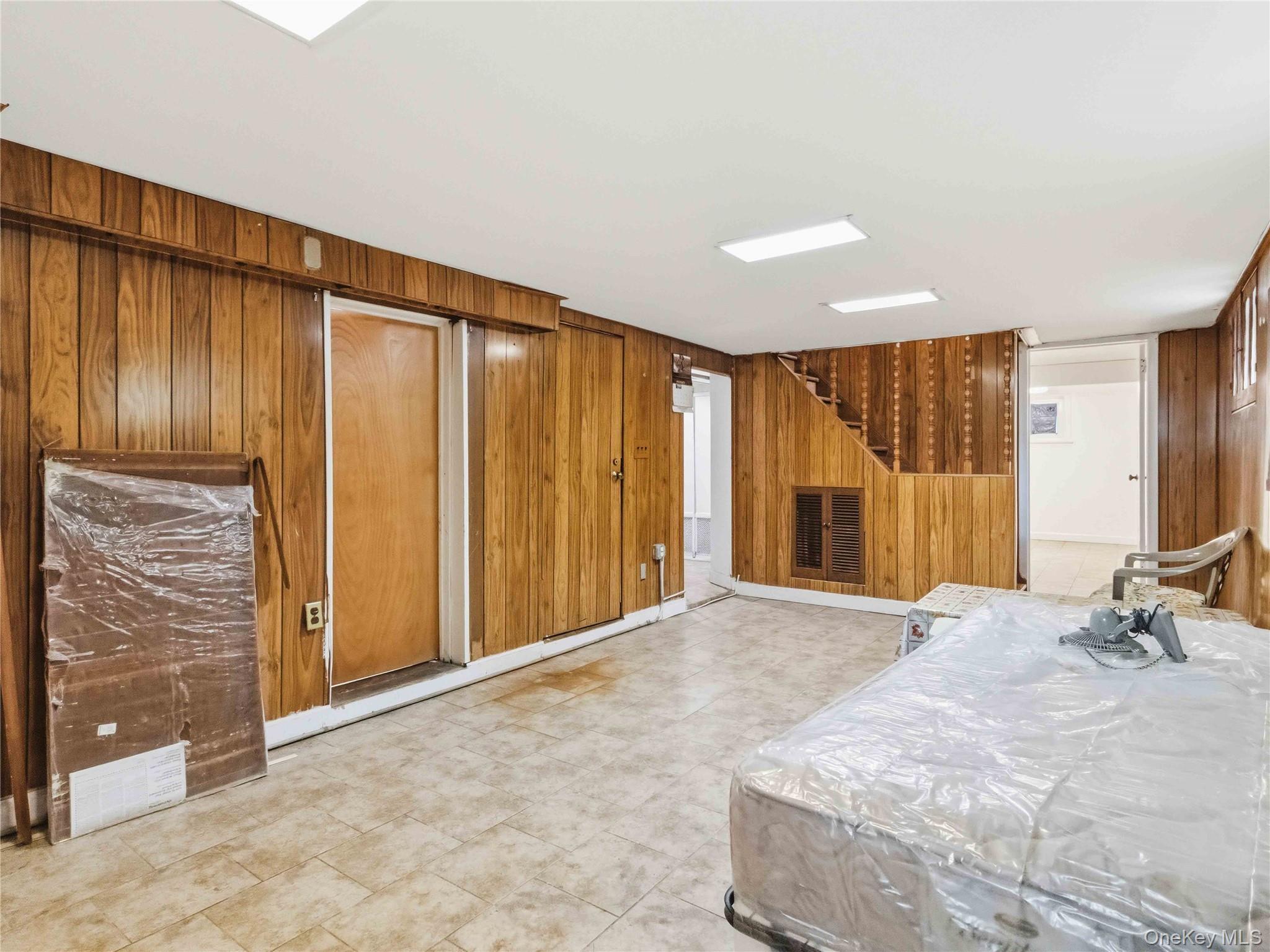 Single Family 101st Queens, NY 11416, MLS-998313-10