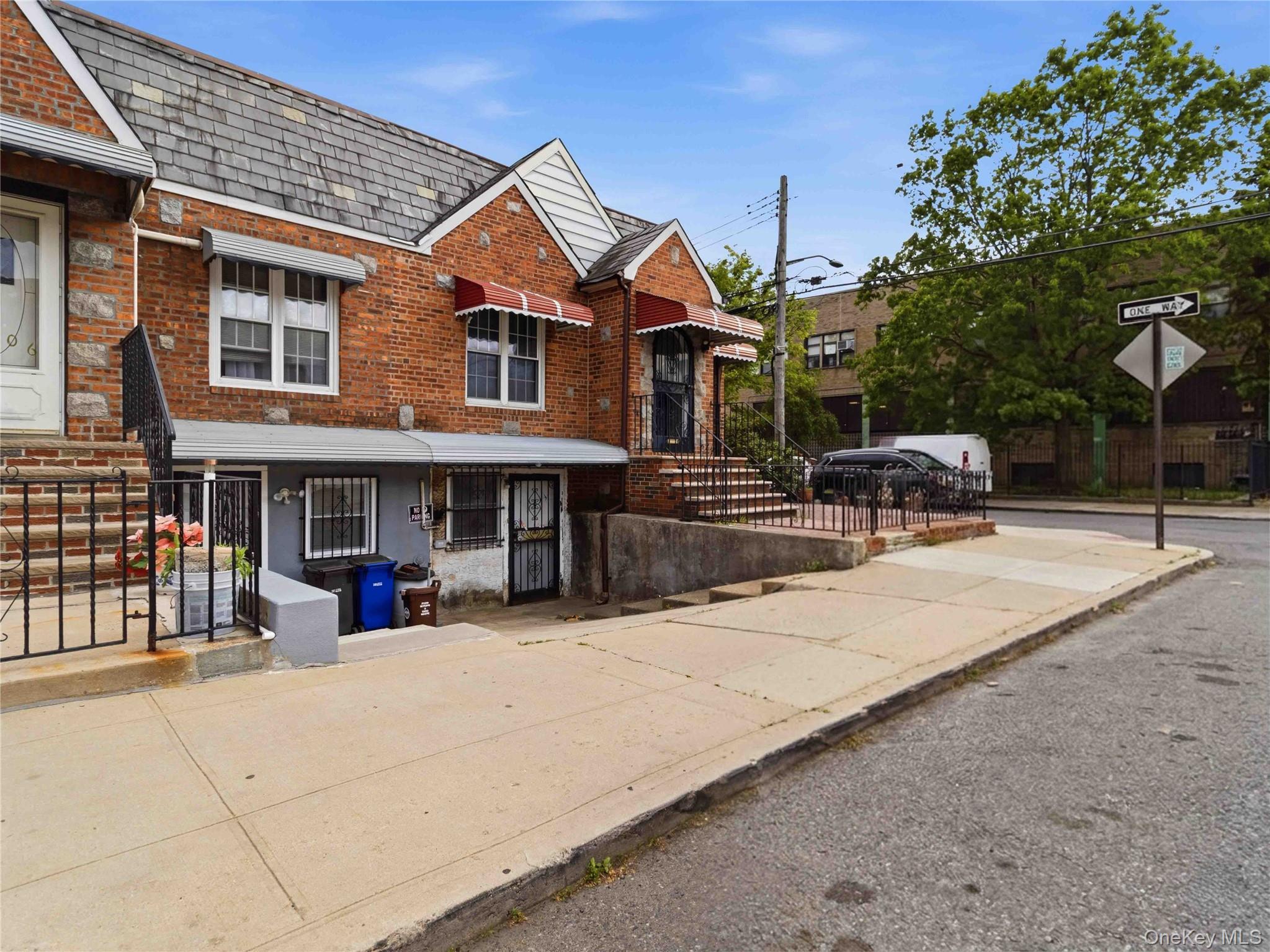 Single Family 101st Queens, NY 11416, MLS-998313-2