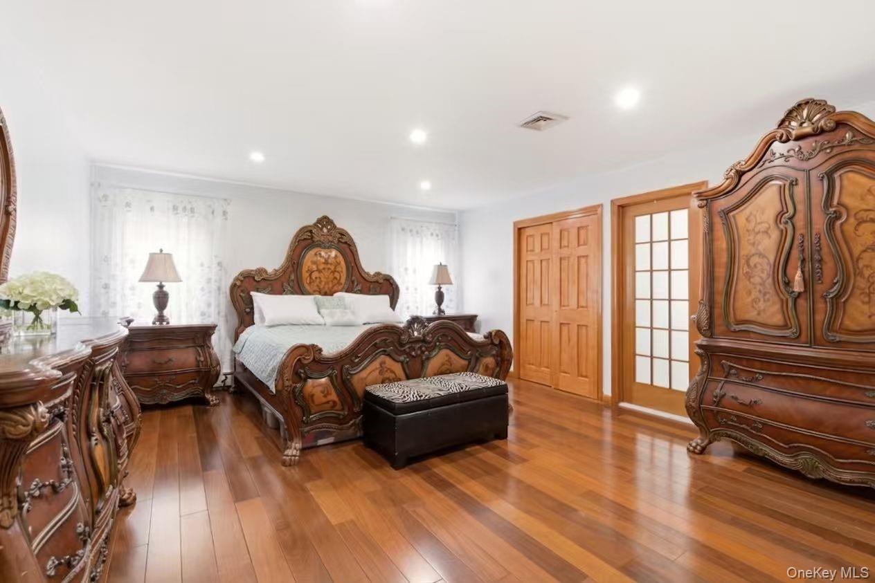 Single Family 38th Road  Queens, NY 11363, MLS-998320-16