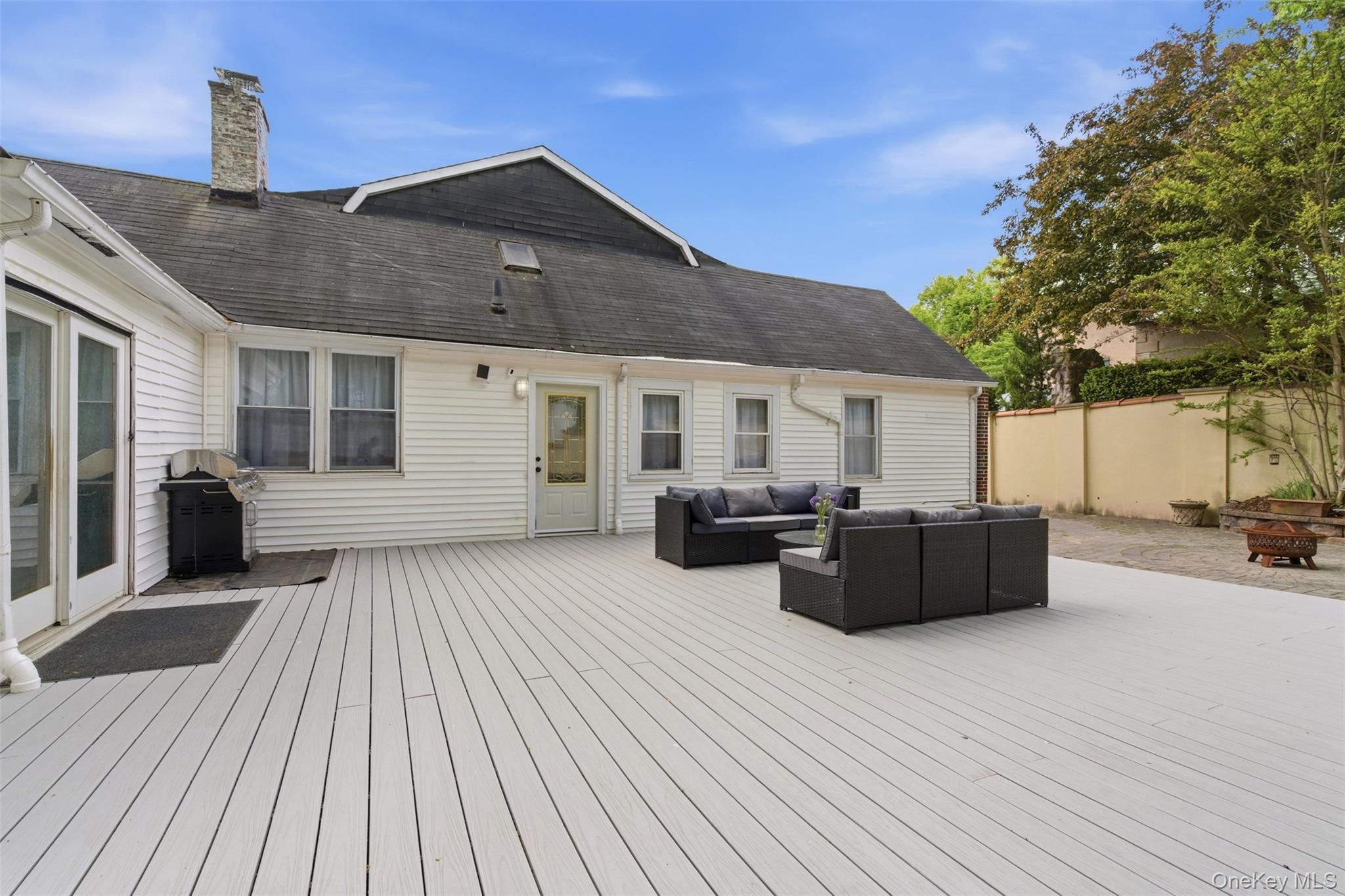 Single Family 38th Road  Queens, NY 11363, MLS-998320-34