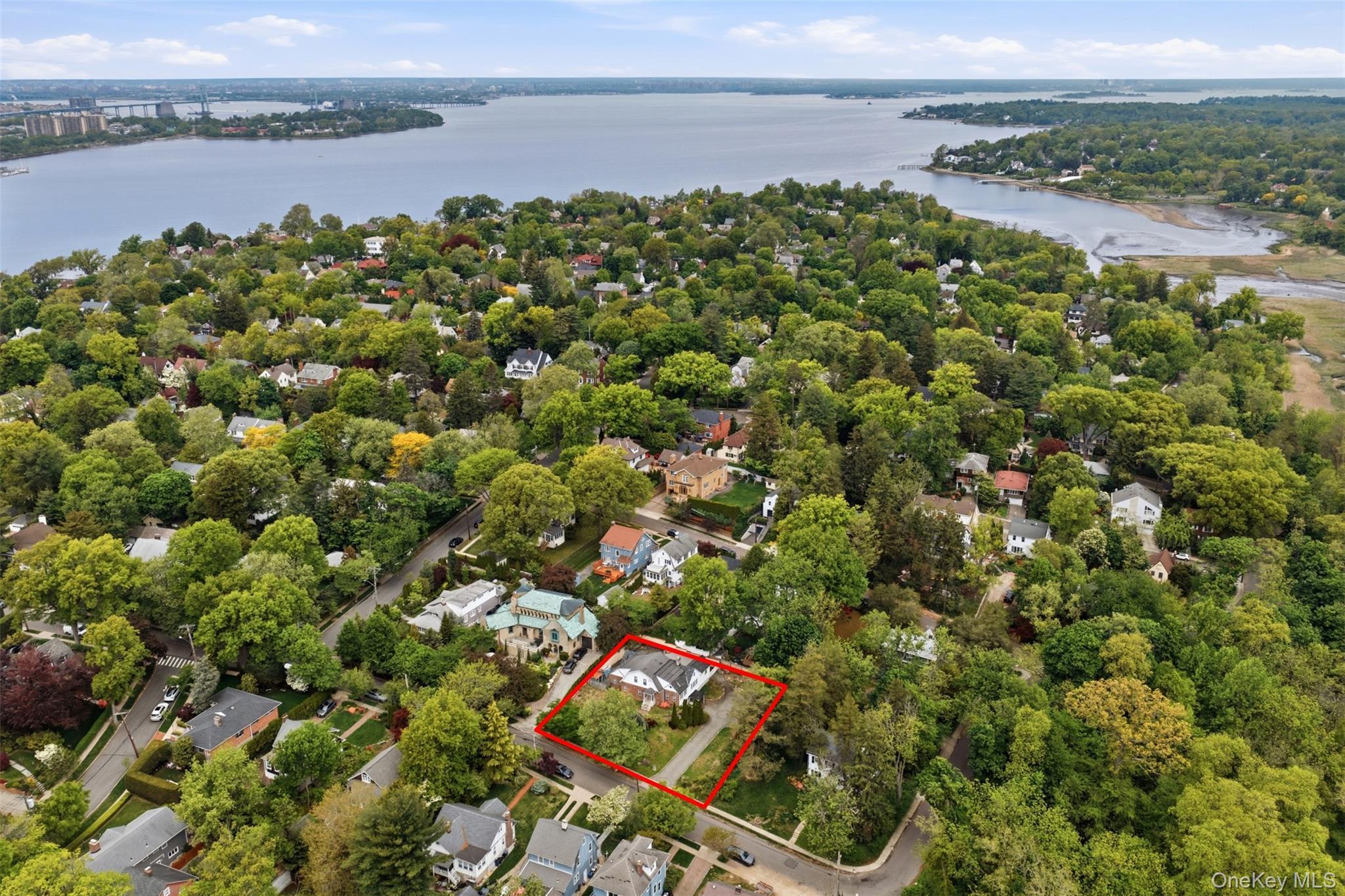 Single Family 38th Road  Queens, NY 11363, MLS-998320-36