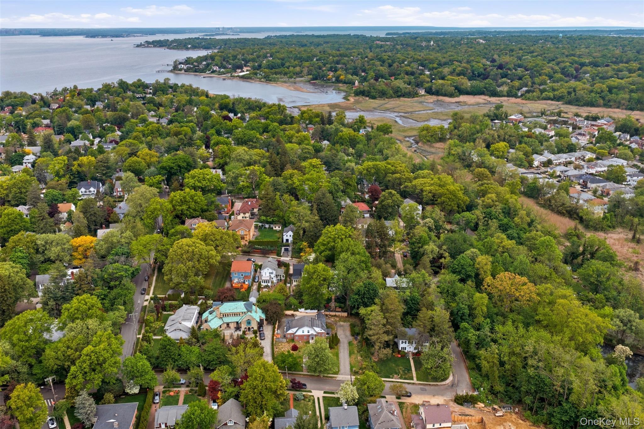 Single Family 38th Road  Queens, NY 11363, MLS-998320-37