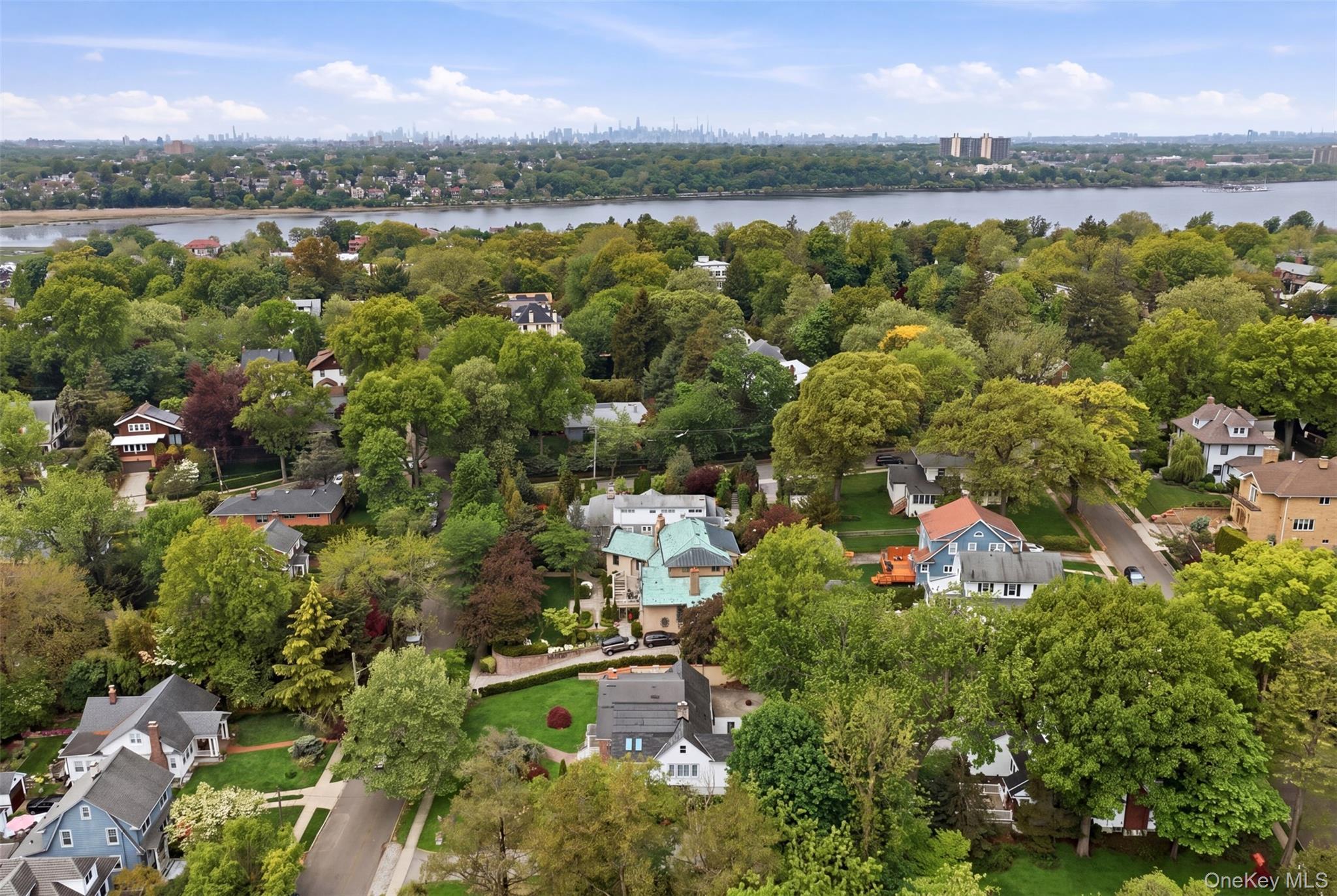 Single Family 38th Road  Queens, NY 11363, MLS-998320-41