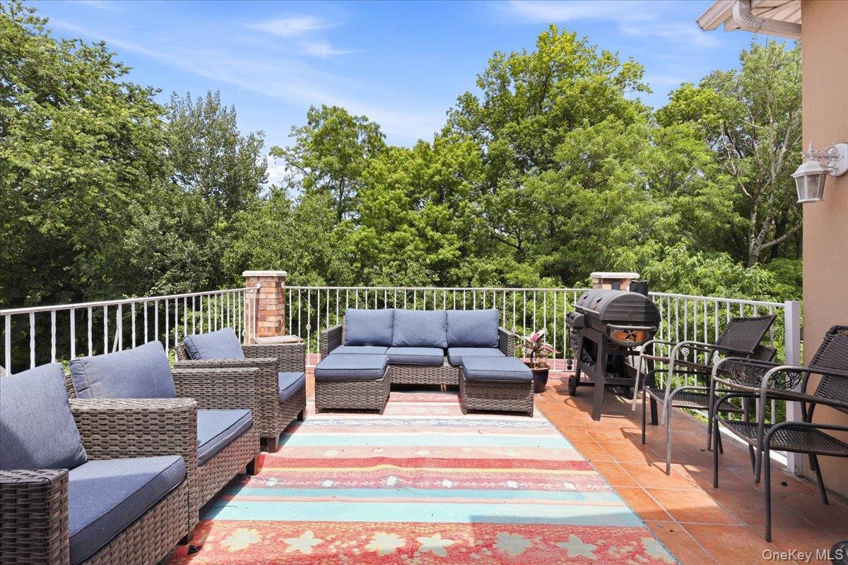 Single Family Tier Street Bronx, NY 10464, MLS-998387-11