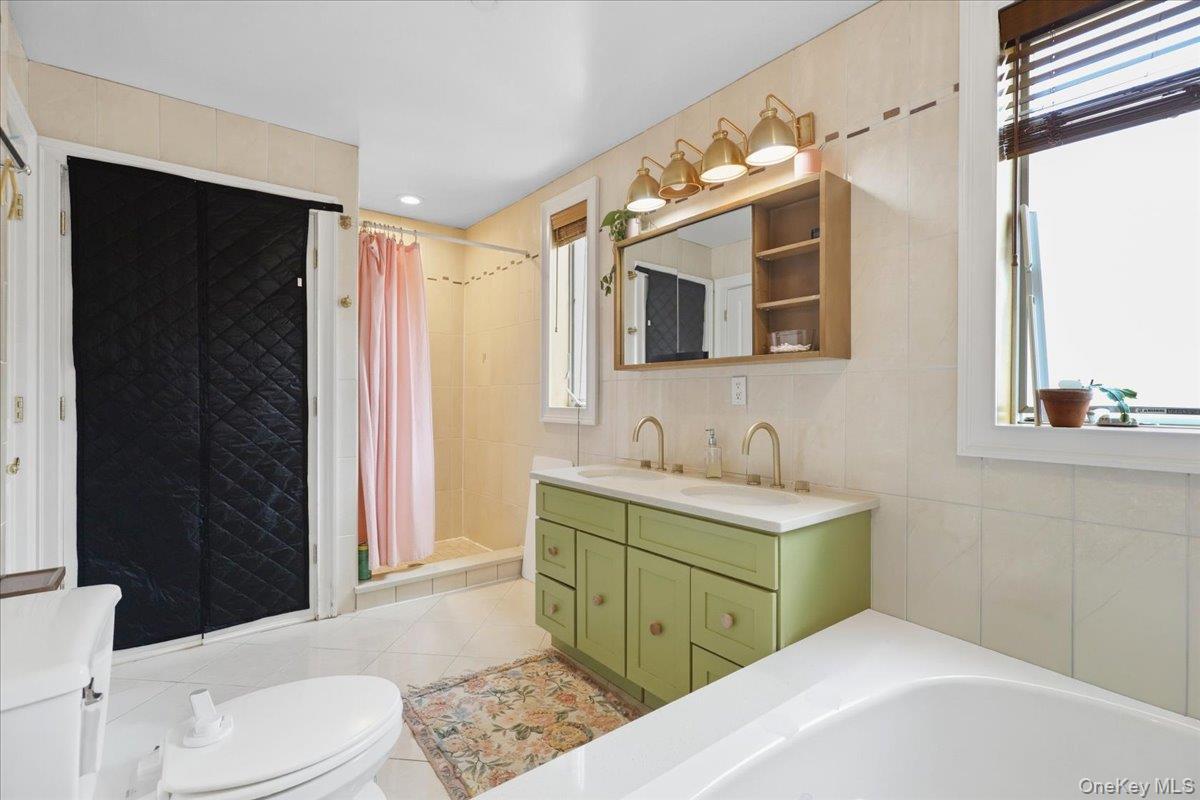 Single Family Tier Street Bronx, NY 10464, MLS-998387-16