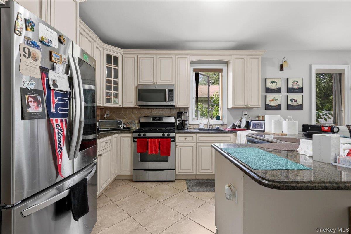 Single Family Tier Street Bronx, NY 10464, MLS-998387-26