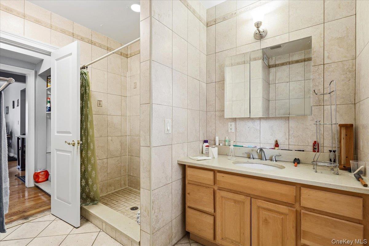 Single Family Tier Street Bronx, NY 10464, MLS-998387-32
