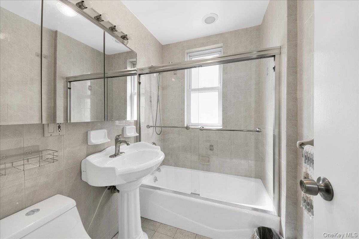 Single Family Revere Bronx, NY 10465, MLS-998393-10