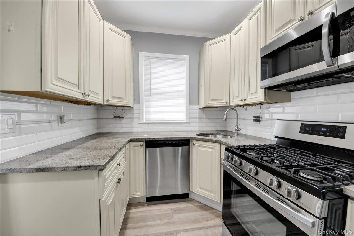 Single Family Revere Bronx, NY 10465, MLS-998393-13