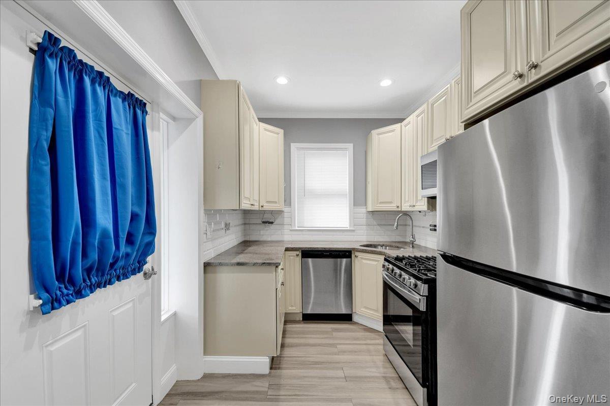 Single Family Revere Bronx, NY 10465, MLS-998393-14