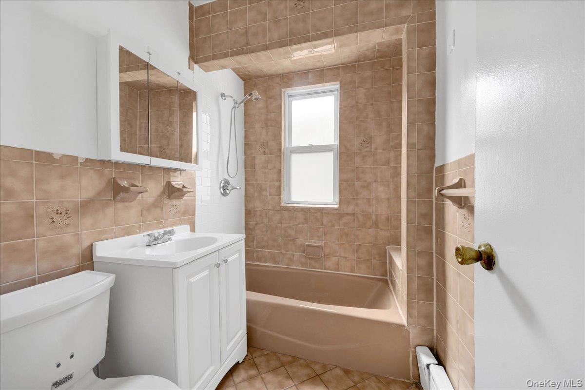 Single Family Revere Bronx, NY 10465, MLS-998393-21