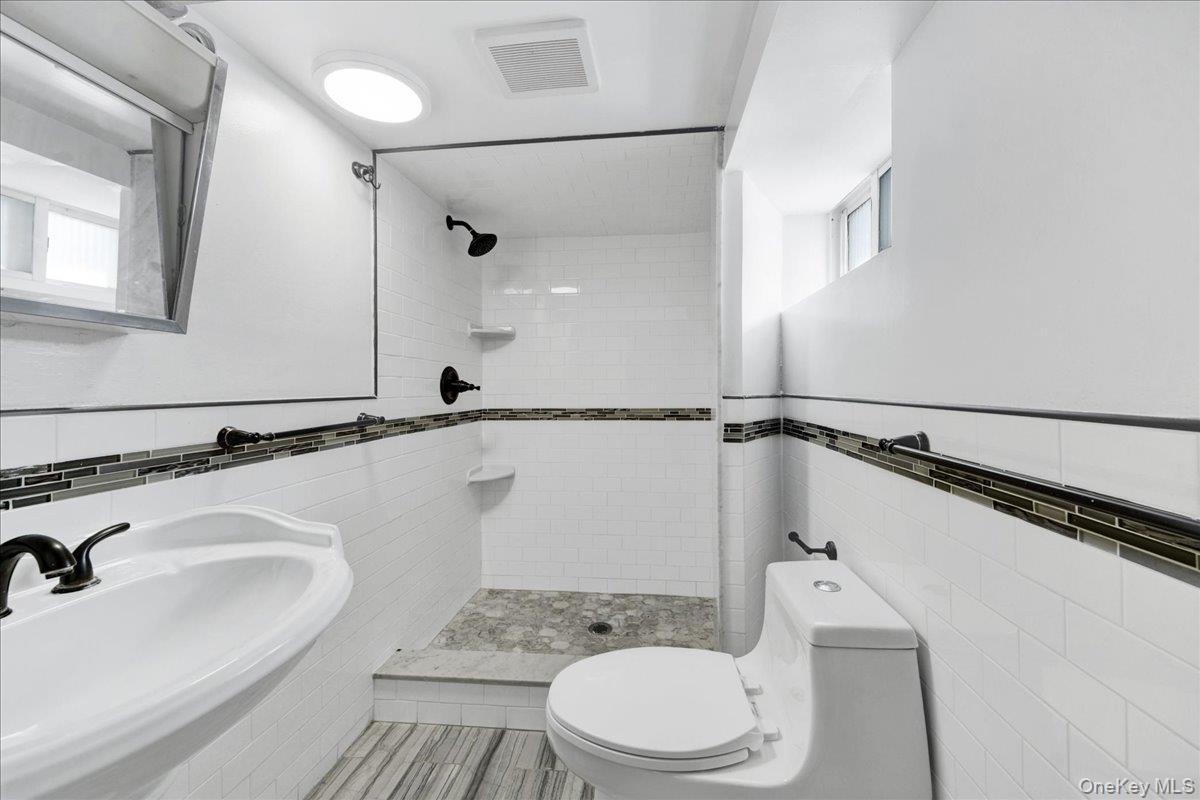 Single Family Revere Bronx, NY 10465, MLS-998393-25