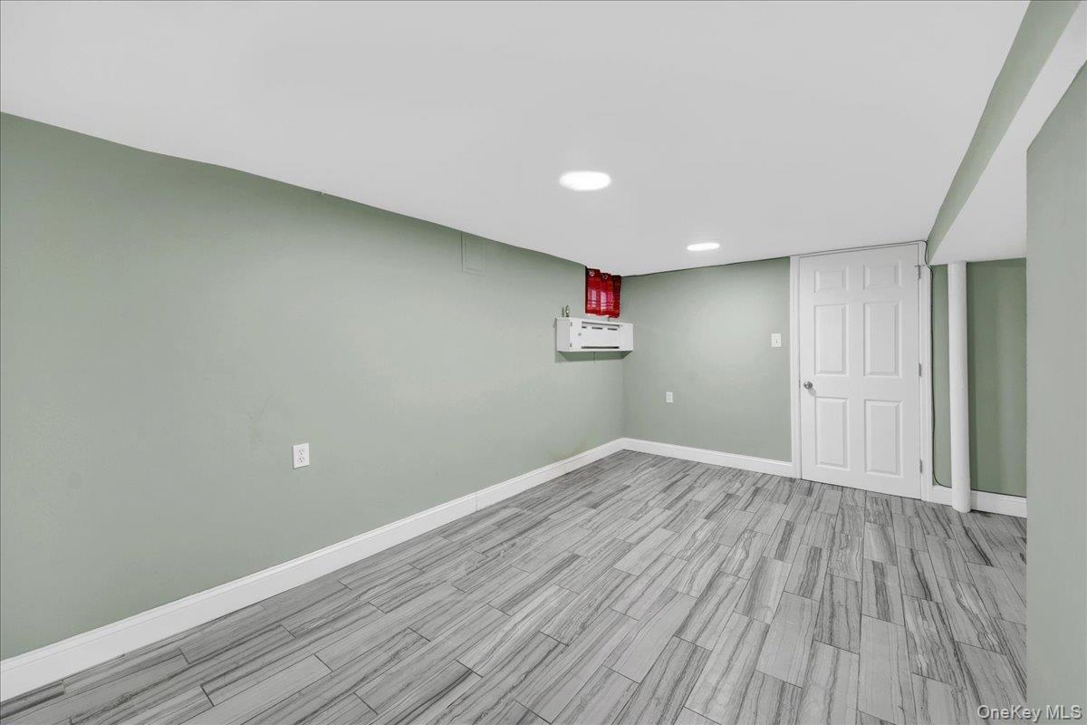 Single Family Revere Bronx, NY 10465, MLS-998393-28