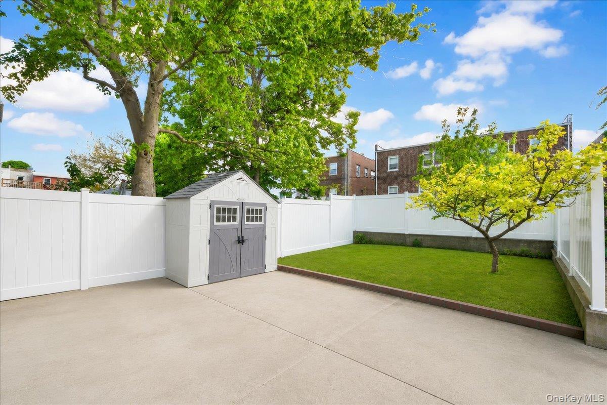 Single Family Revere Bronx, NY 10465, MLS-998393-31