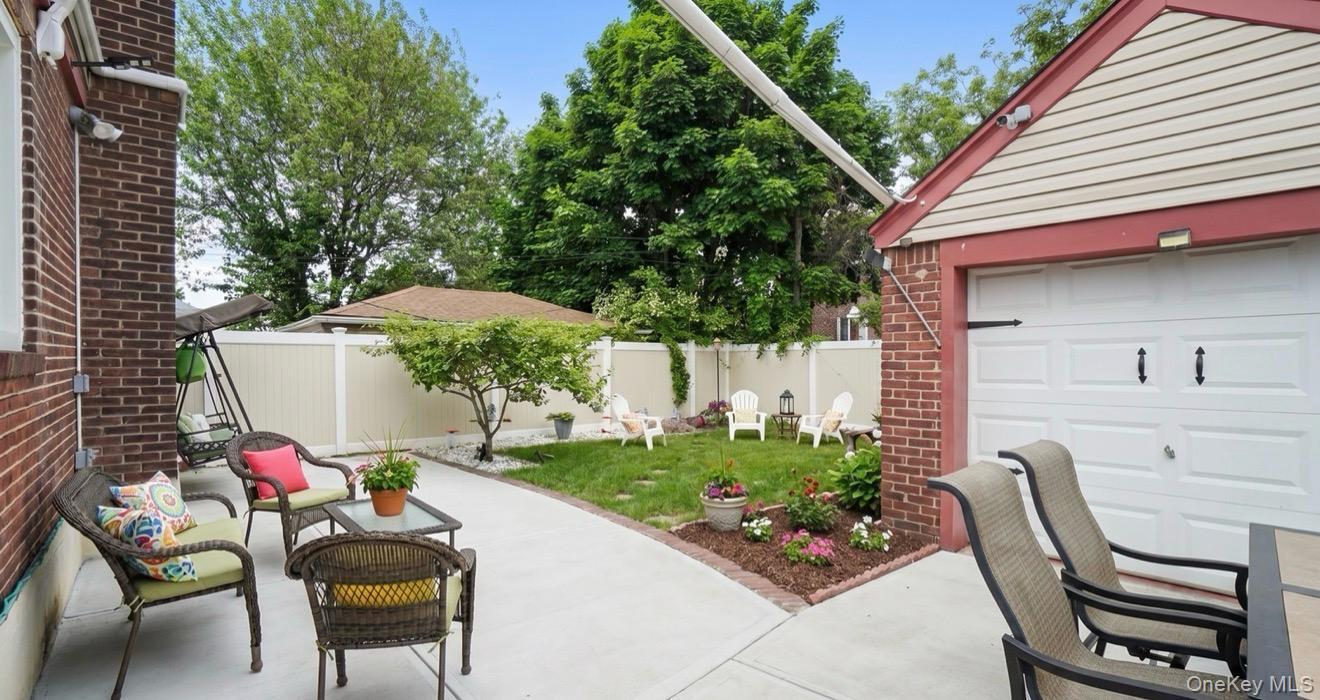 Single Family Amelia Road Queens, NY 11434, MLS-998416-22