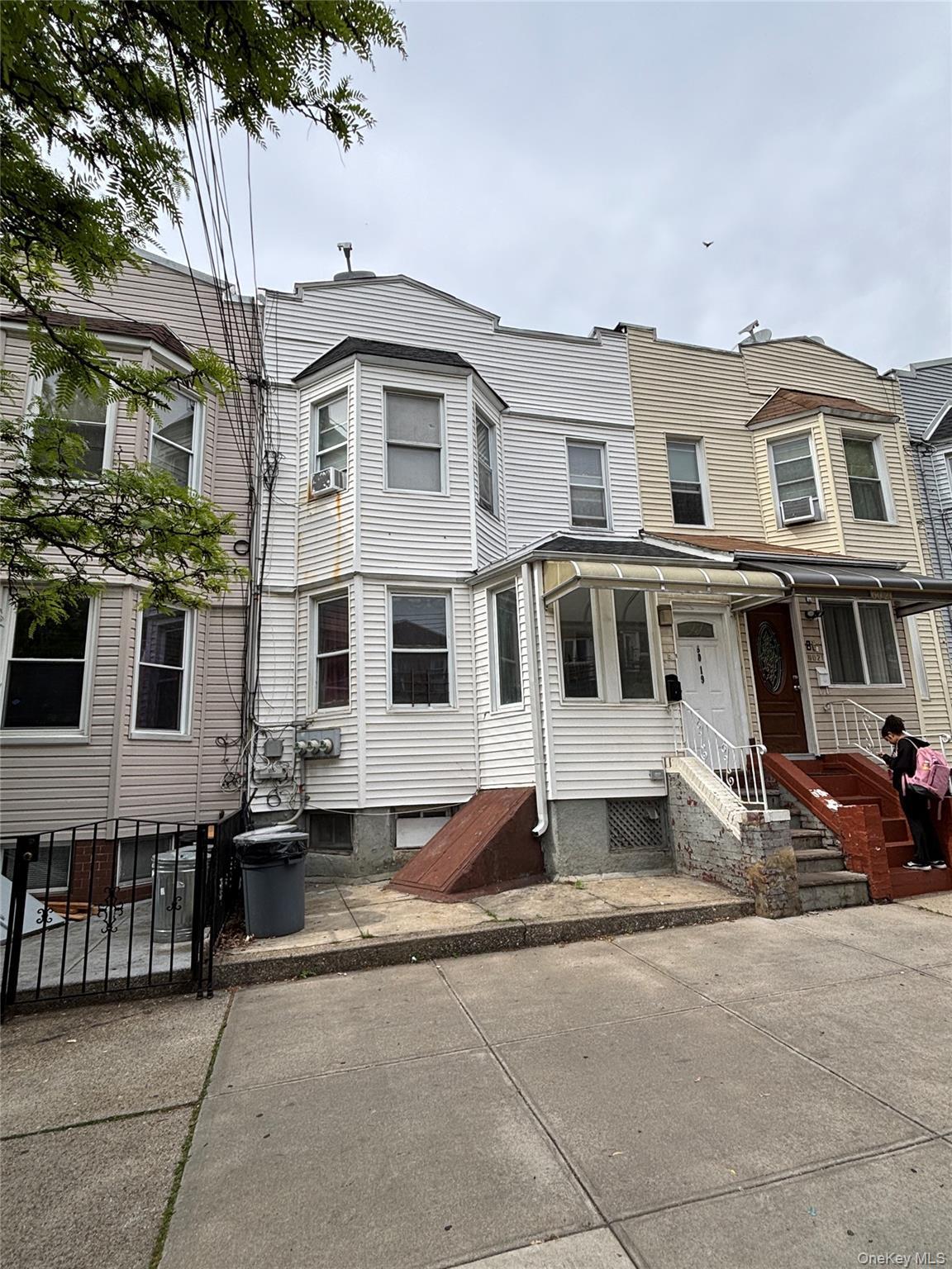 Single Family 80th Queens, NY 11385, MLS-998561-3