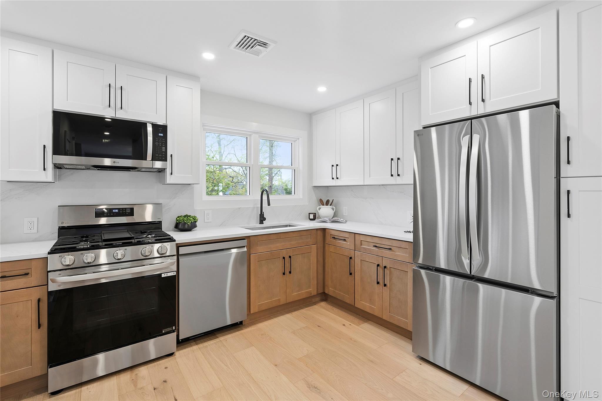 Single Family Shore Road Suffolk County, NY 11946, MLS-998567-4