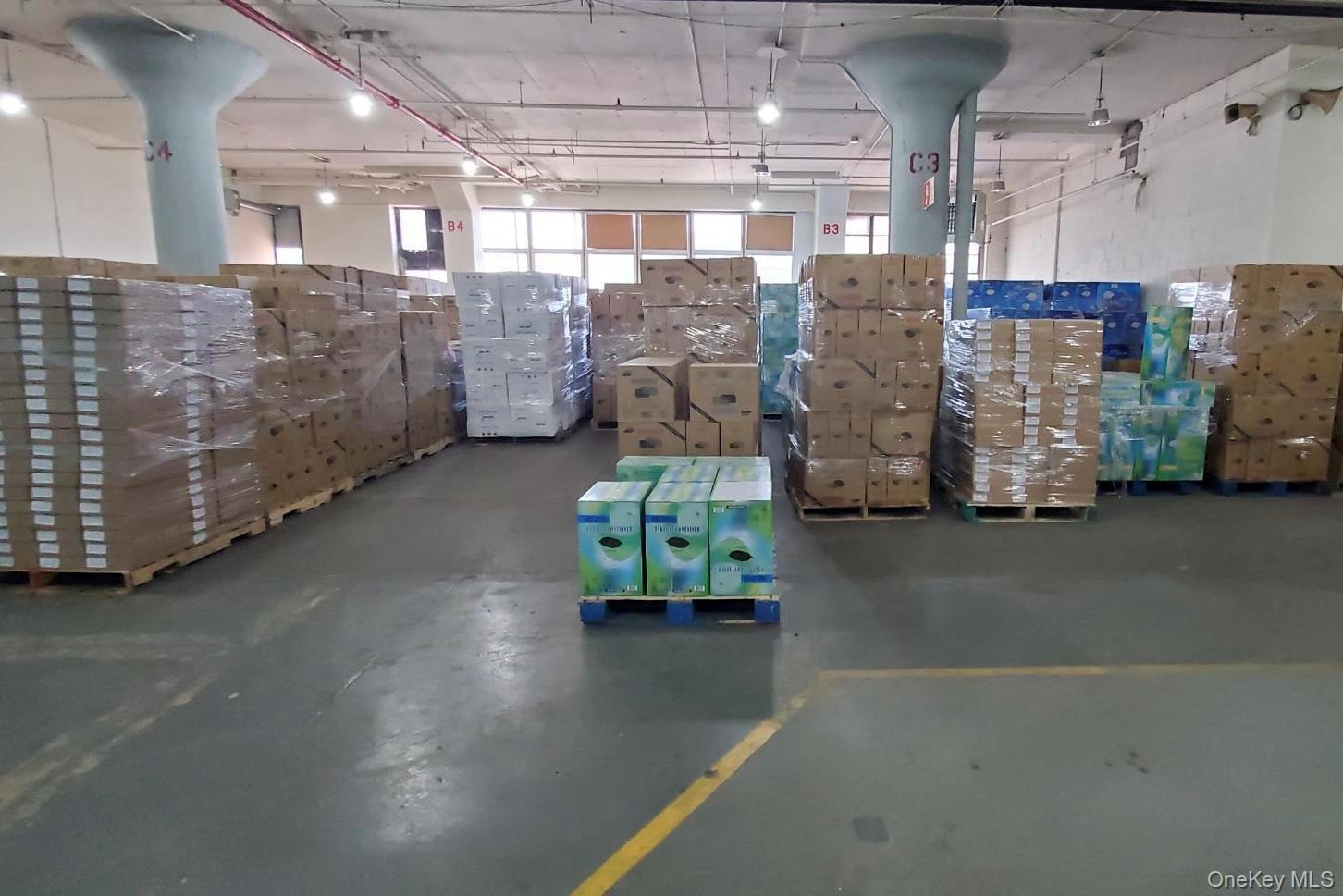 Commercial Lease Troutman  Queens, NY 11385, MLS-998589-2