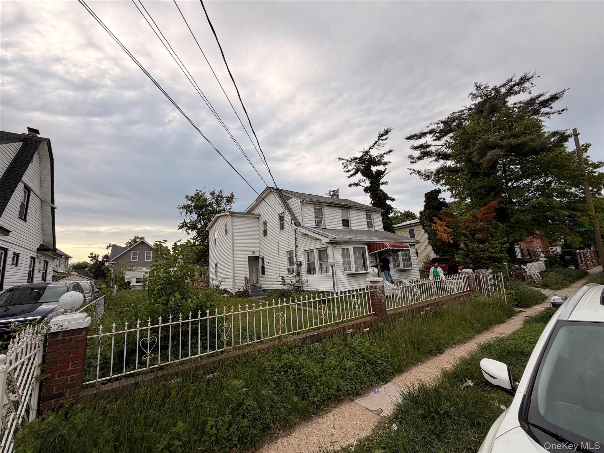 Single Family Pineville Queens, NY 11413, MLS-998609-2