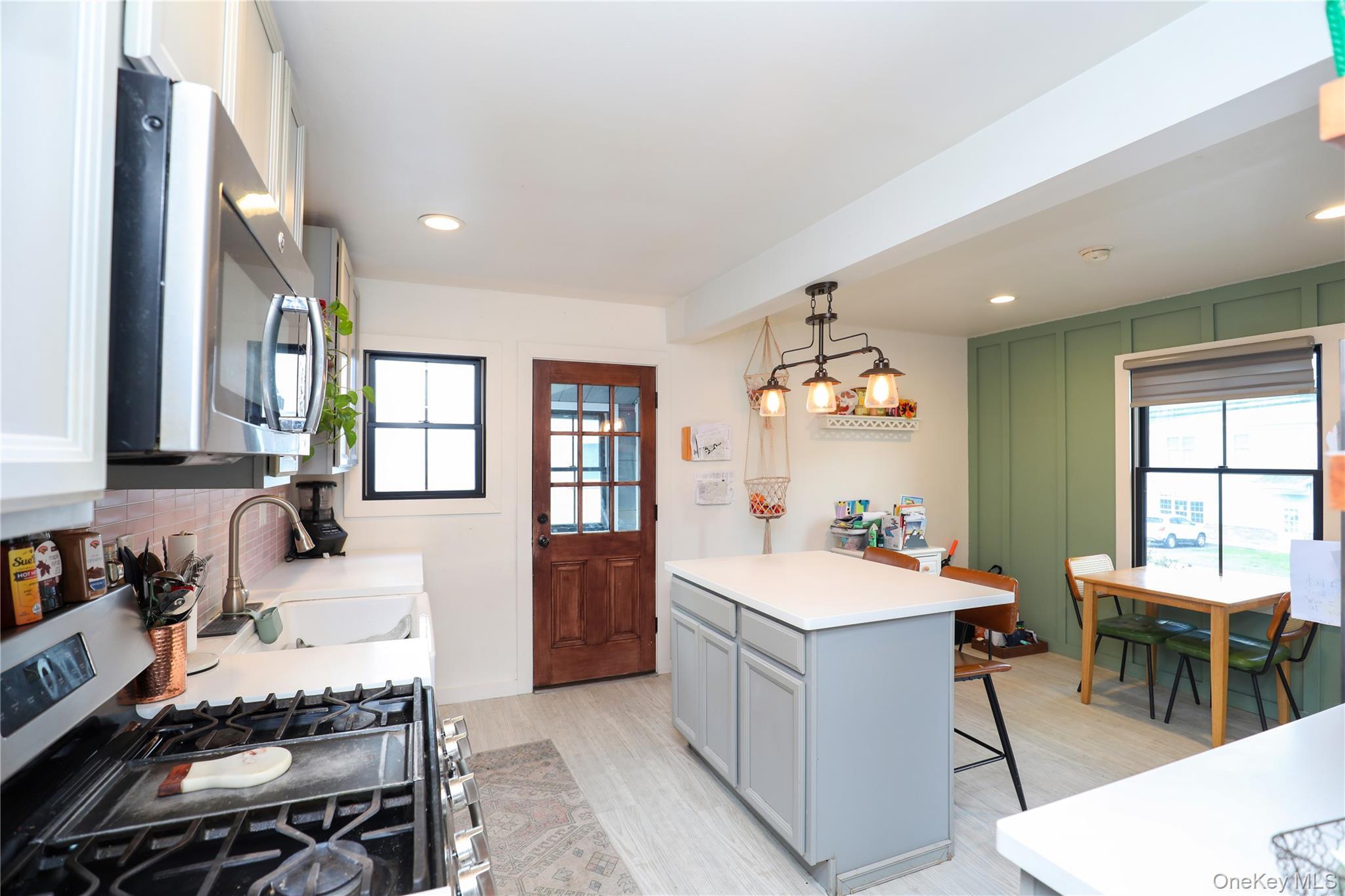 Single Family Phillips Avenue  Ulster County, NY 12528, MLS-998627-12