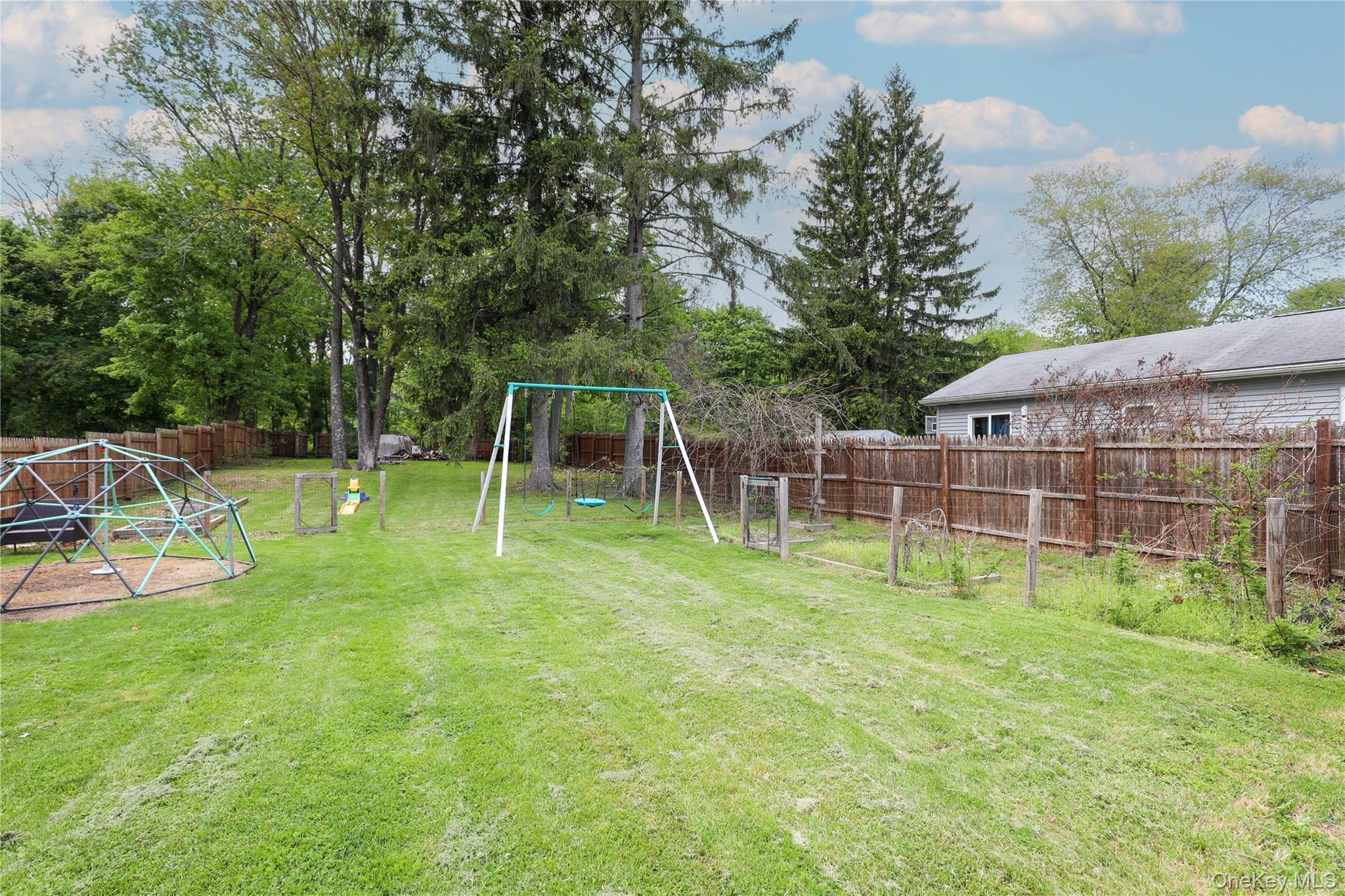 Single Family Phillips Avenue  Ulster County, NY 12528, MLS-998627-26