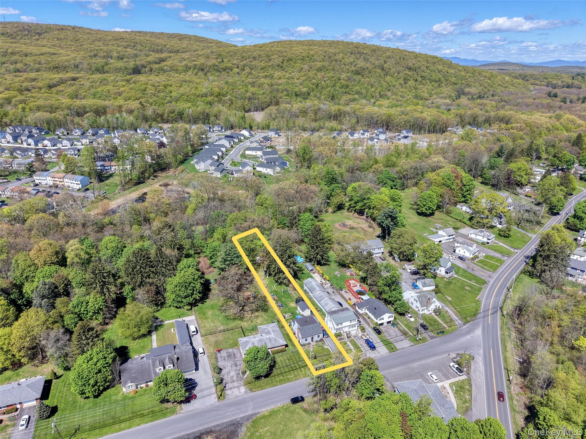 Single Family Phillips Avenue  Ulster County, NY 12528, MLS-998627-33