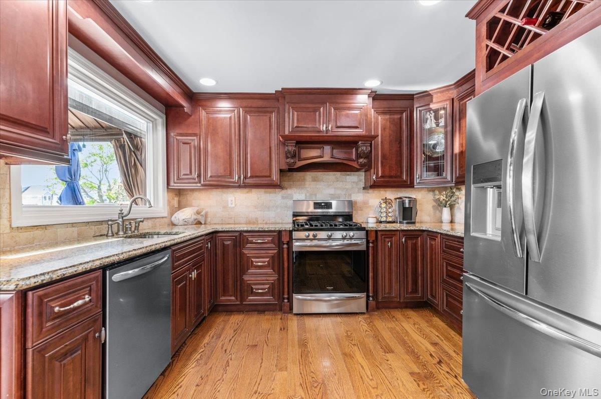 Single Family Islip Court Nassau County, NY 11793, MLS-998636-10