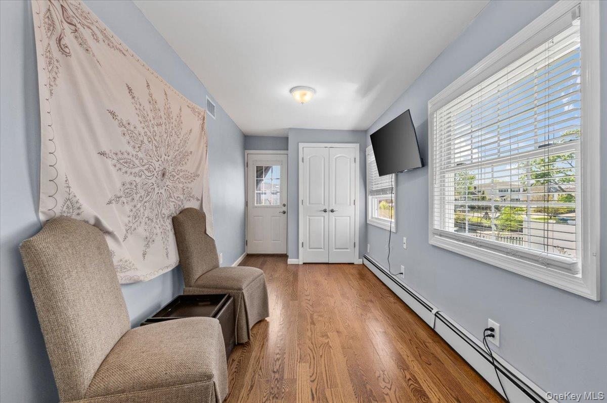 Single Family Islip Court Nassau County, NY 11793, MLS-998636-16