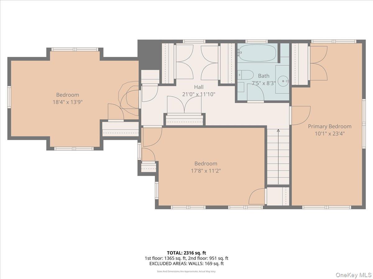 Single Family Islip Court Nassau County, NY 11793, MLS-998636-39