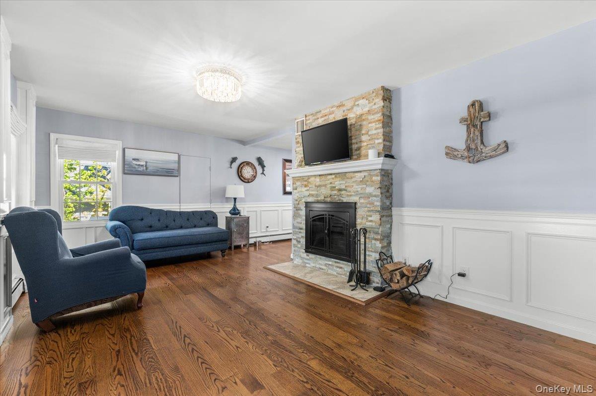 Single Family Islip Court Nassau County, NY 11793, MLS-998636-6