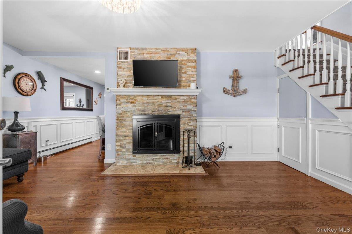 Single Family Islip Court Nassau County, NY 11793, MLS-998636-7