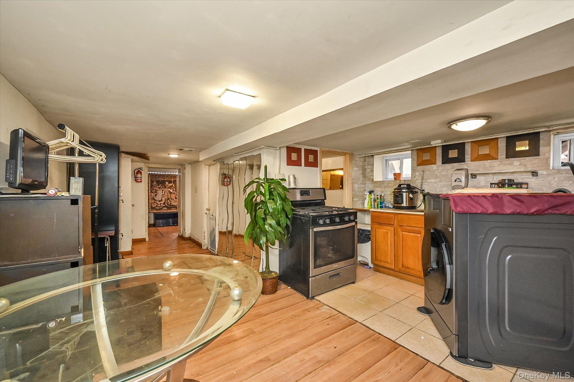 Single Family 80th Queens, NY 11385, MLS-998656-14