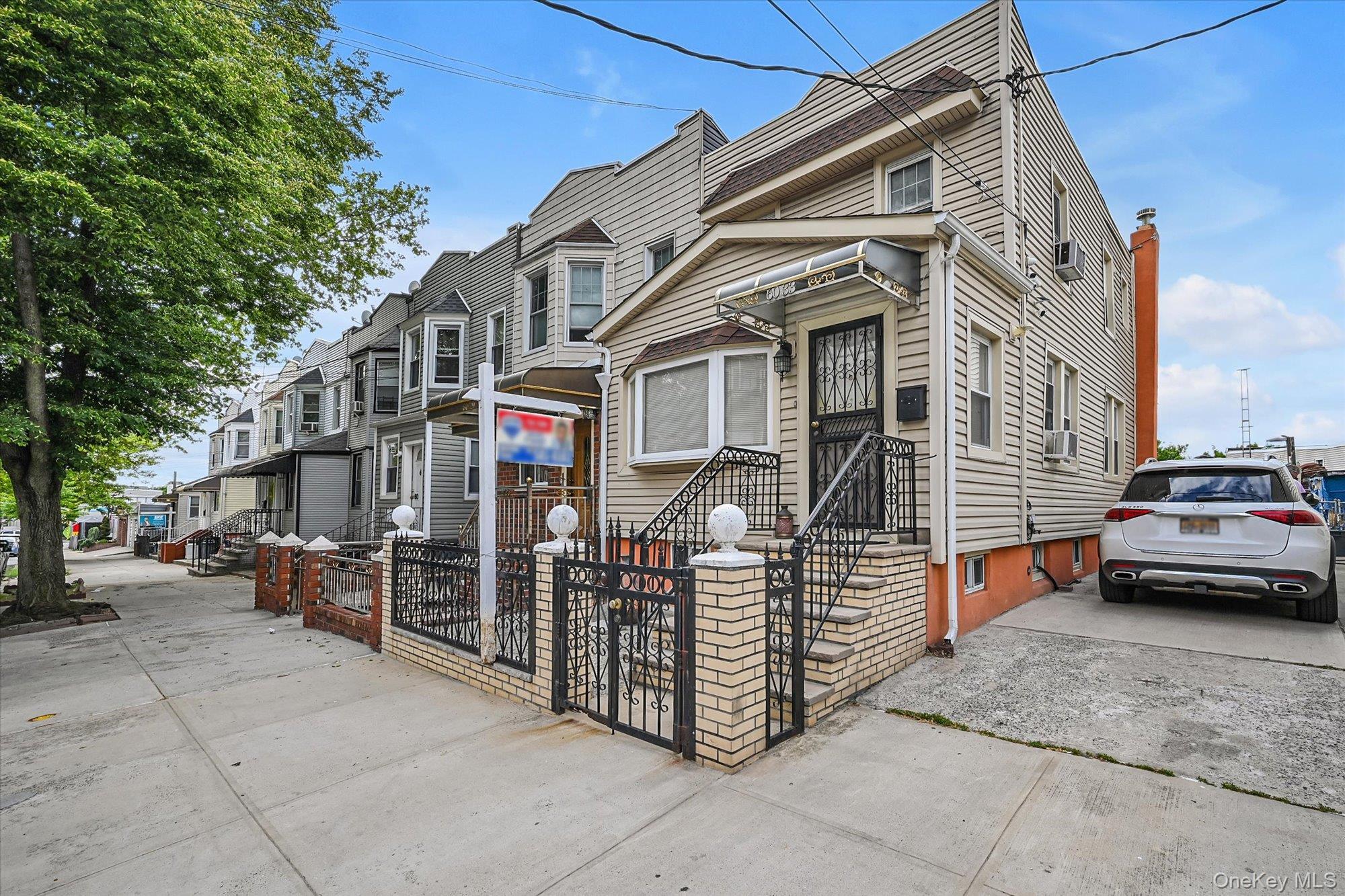Single Family 80th Queens, NY 11385, MLS-998656-2