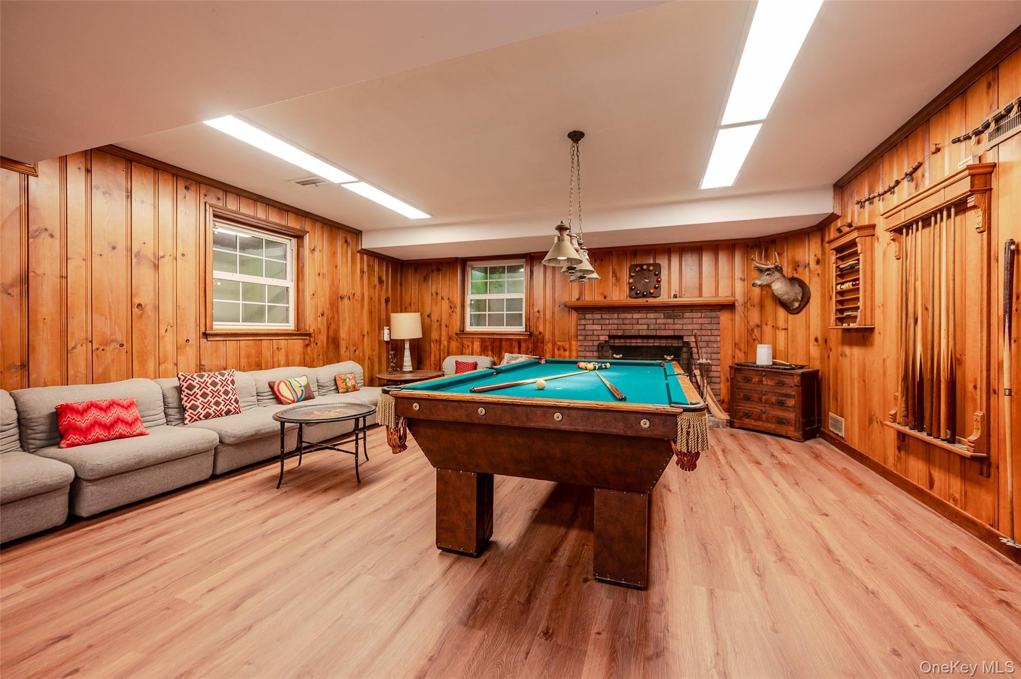 Single Family Clent Road Nassau County, NY 11021, MLS-998698-27